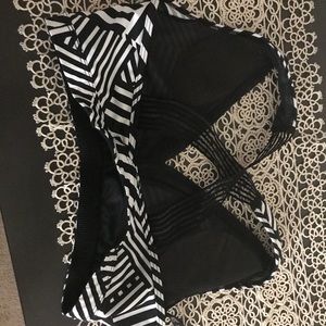 Victoria's Secret Intimates & Sleepwear - Victoria Sport Striped Bra Victoria's Secret Intimates & Sleepwear - Victoria Sport Striped Bra